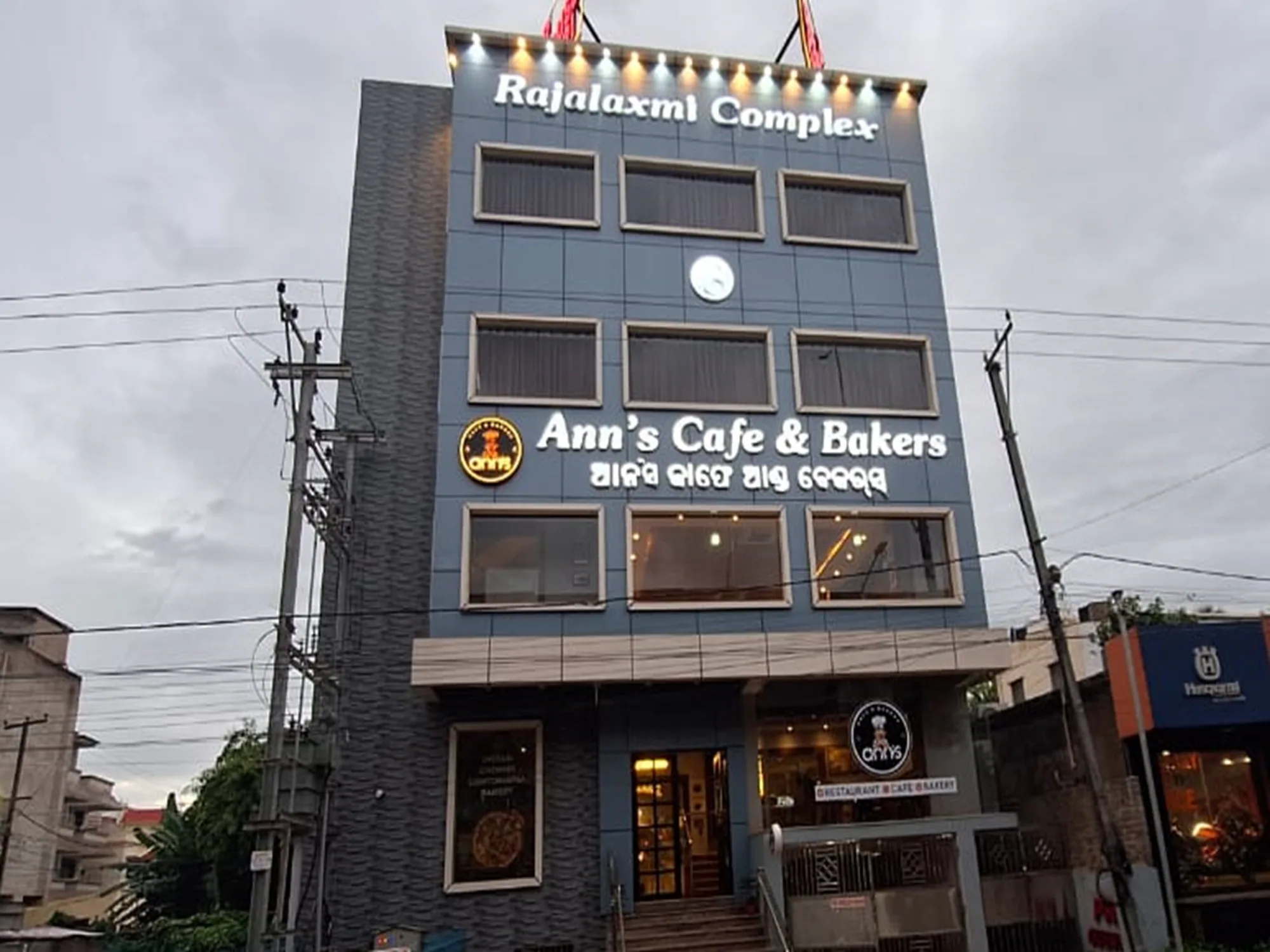 services-02 3683b55a 2a42 4861 8a6b 858fee8e9740